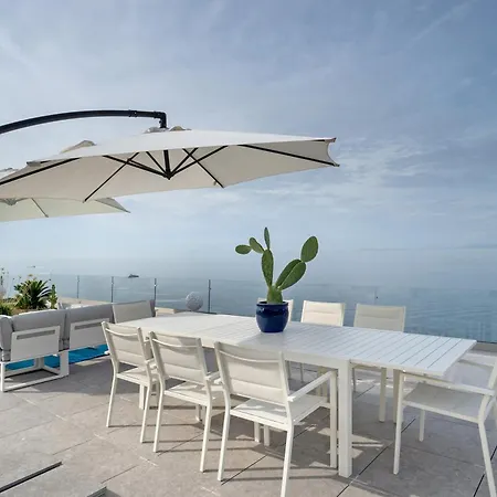 فيلة Luxury La Balena Blu ماسّا لوبْرينسِ