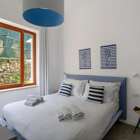 فيلة Luxury La Balena Blu *