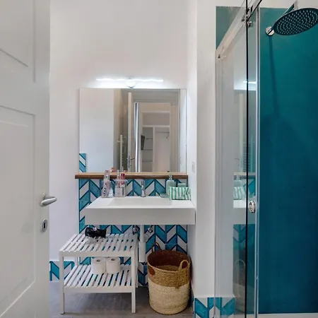 فيلة Luxury La Balena Blu *