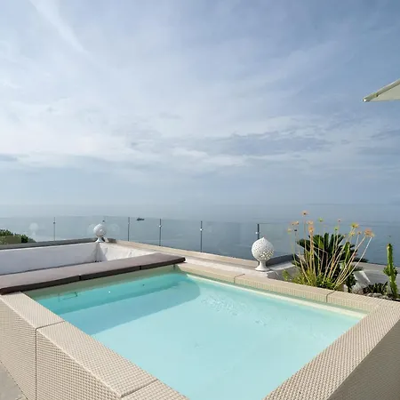 Luxury La Balena Blu فيلة ماسّا لوبْرينسِ