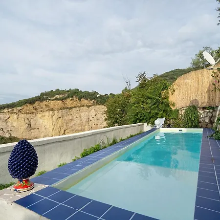 فيلة Luxury La Balena Blu