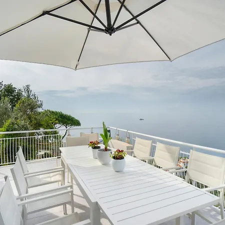 Luxury La Balena Blu * ماسّا لوبْرينسِ